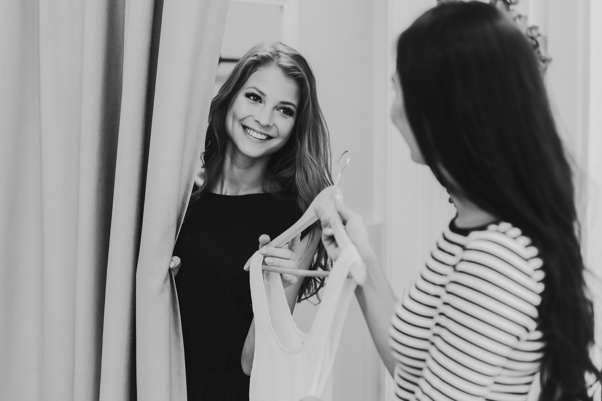 Why the fitting room is the best place to get new Clients - Personal  Stylist Training